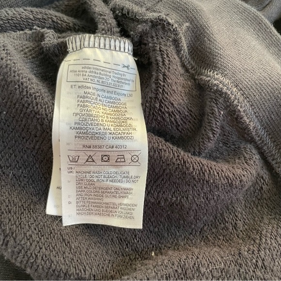 black Adidas sweater size xs - Picture 6 of 6